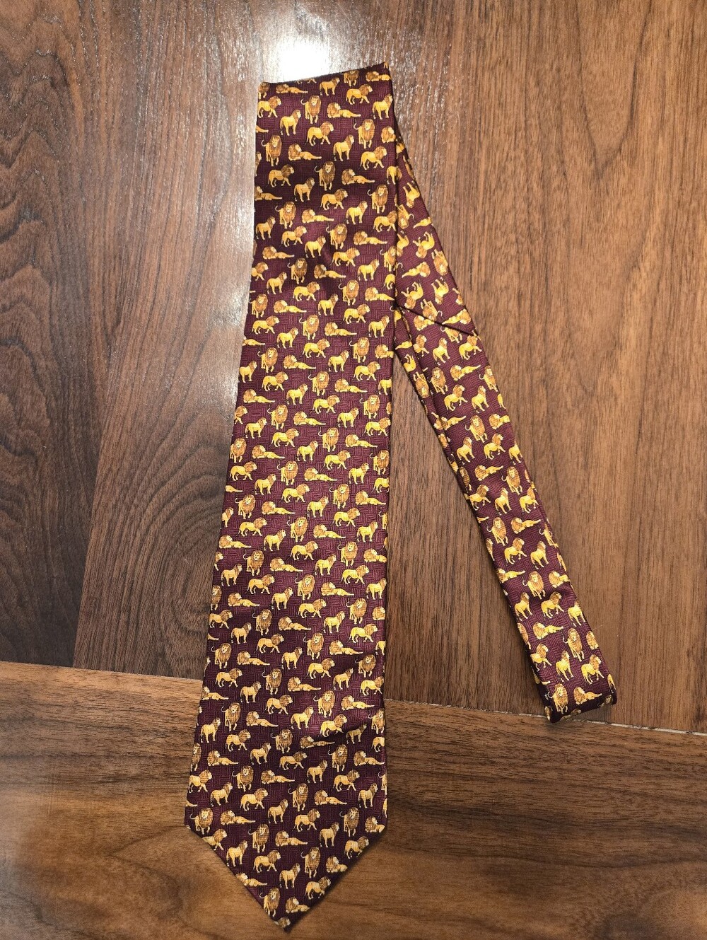 Museum Artifacts All Silk Lion Print Necktie Burgundy Gold Safari Animal Men Tie